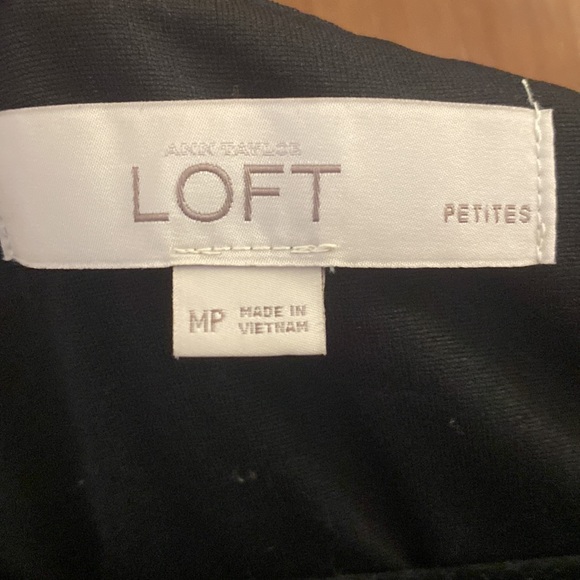✨Ann Taylor LOFT Little Black Dress ✨ - Picture 2 of 3